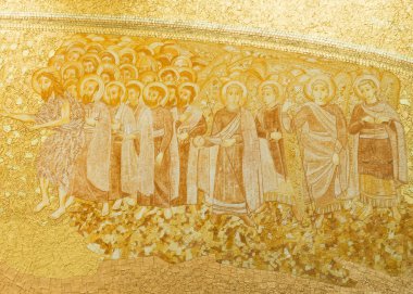 Fatima türbesine Our Lady tesbih duası