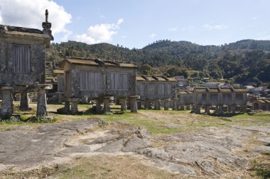 Lindoso cemaatçi tahıl ambarları