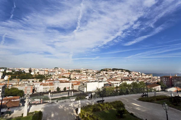 Starej Lizbony i Saint George Castle — Zdjęcie stockowe