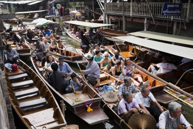 Bangkok yüzen pazarlar