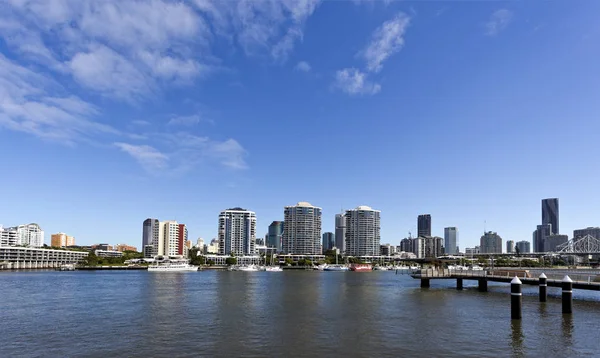 Los suburbios de Brisbane y el río — Foto de Stock