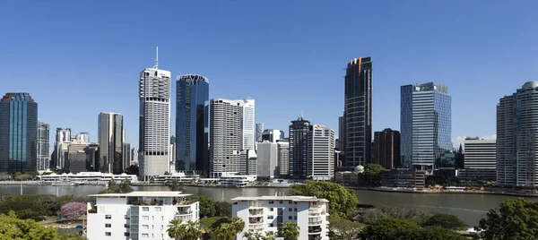 Ciudad de Brisbane desde el puente de la historia — Foto de Stock