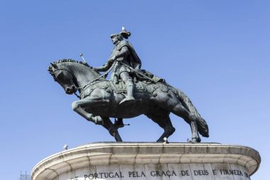 Lizbon atlı heykeli