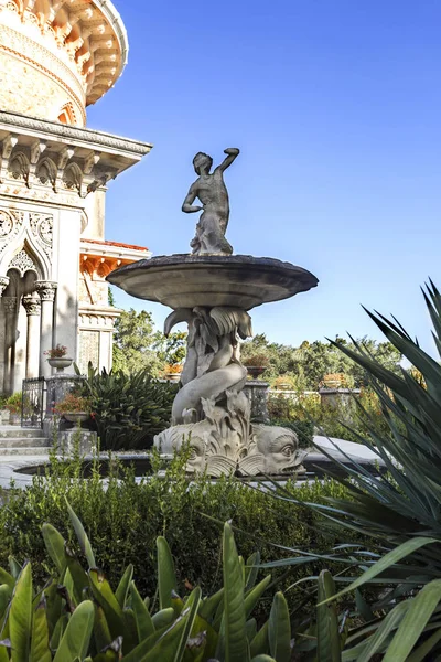 蒙塞拉特宫殿在辛特拉海卫喷泉 — 图库照片