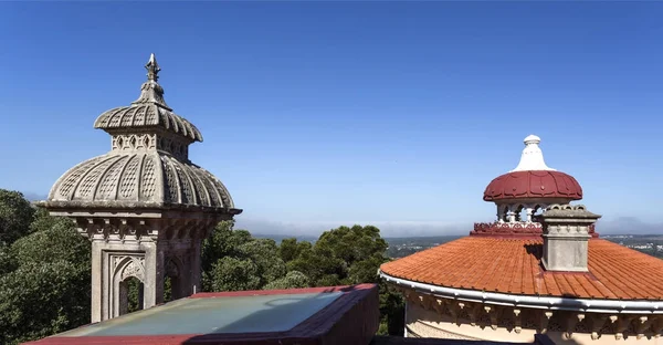 蒙塞拉特宫殿尖塔和屋顶 — 图库照片