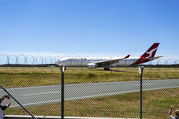 Jet Aircraft Taxiing for Take off — Stock Photo, Image