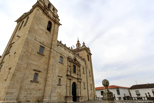 Miranda do douro - römisch-katholische Kathedrale — Stockfoto