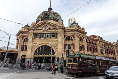 Melbourne Flinders Street tren istasyonu