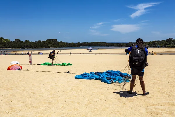 Currimundi Skydivers on the Ground — ストック写真