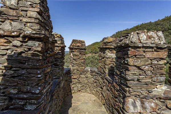 11世紀のラウサ中世の城 — ストック写真