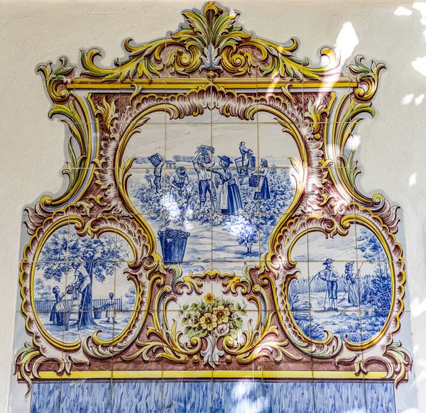 Panel de azulejos policromáticos entugales — Foto de Stock
