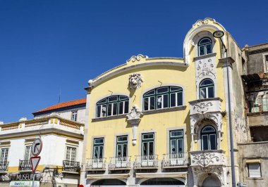 Portekiz 'in Setubal şehrinde 20. yüzyılın klasik binası.