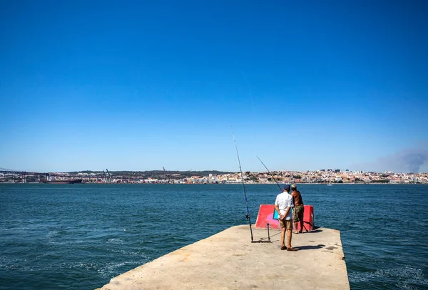 Portekiz Cacilhas Taki Tagus Nehri Nin Güney Kıyısından Lizbon Panoramik — Stok fotoğraf