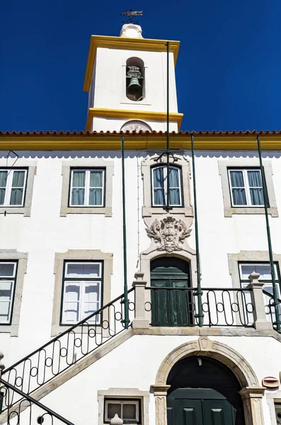 18世紀に建てられた旧市議会の建物のファサード 刑務所や法律の裁判所を含む アルマダで ポルトガル — ストック写真