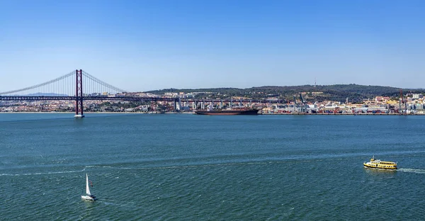 Panoramic View Lisbon April Bridge Three Boats Tagus River Seen — Stock Photo, Image