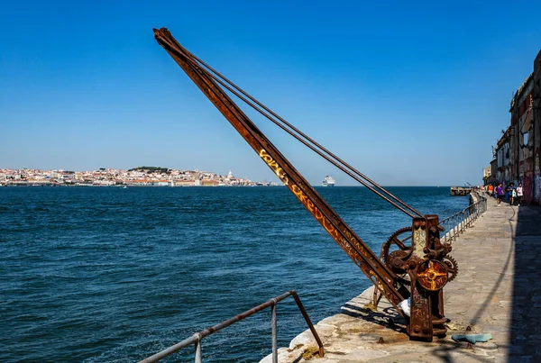포르투갈 알마다의 강어귀 장비의 — 스톡 사진