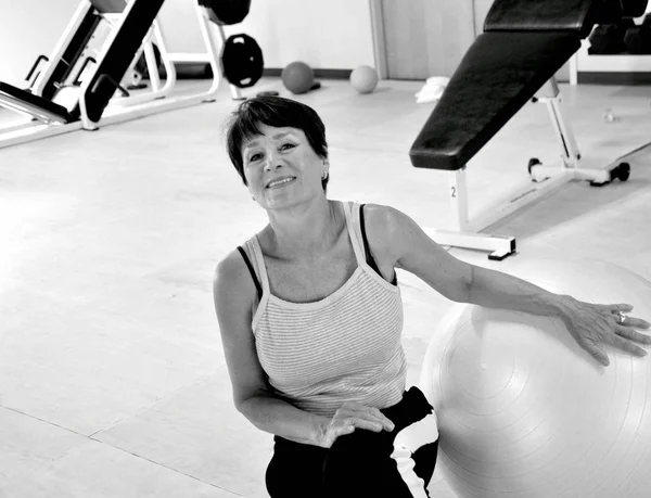 Schönheitstraining für Frauen. — Stockfoto