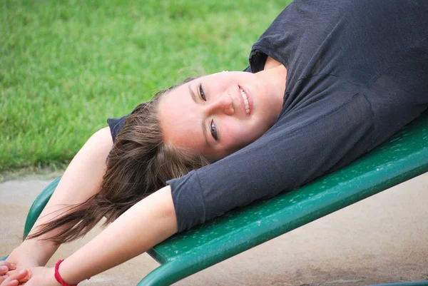 Female Beauty Fashion Model Expression Outdoors Alone — Stock Photo, Image