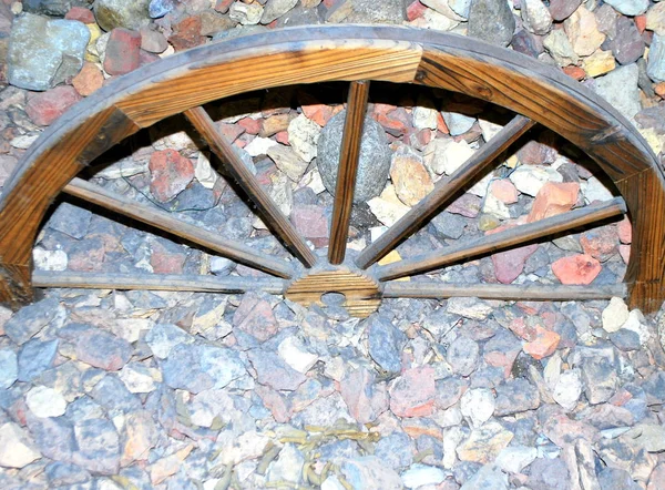 Wagon Wheel Abstract Rocks Gravel — Stock Photo, Image