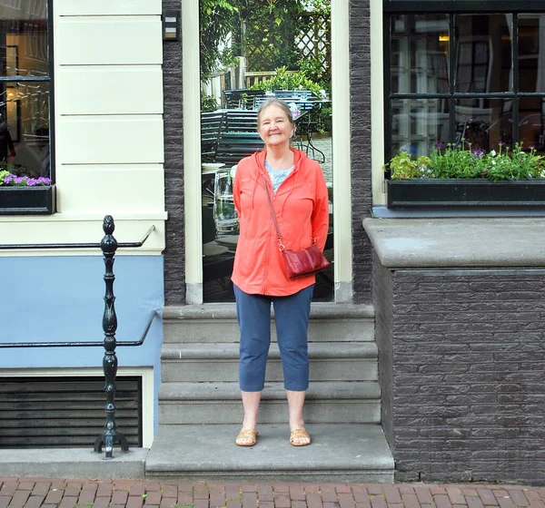 Maduro Turista Feminino Desfrutando Suas Férias Amsterdã Holanda — Fotografia de Stock