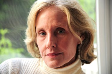 Olgun sarışın kadın ifadeleri evde tek başına..