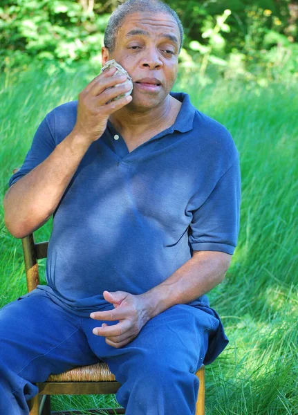 Africano Americano Macho Sênior Verão Calor Livre — Fotografia de Stock