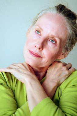 Olgun sarışın kadın ifadeleri evde tek başına..