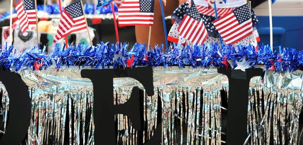 Amerikanische Flagge Zum Feiertag Draußen Aufgehängt — Stockfoto