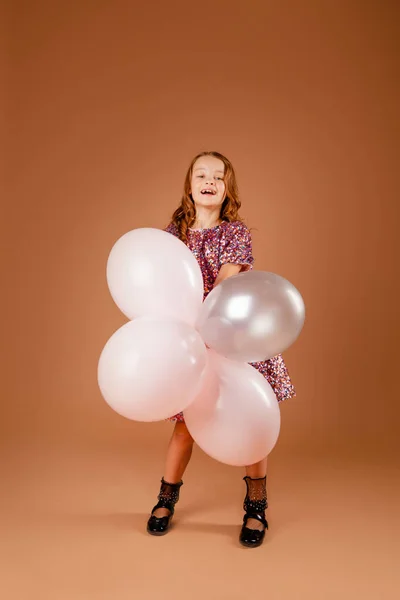 Menina Segurando Monte Balões — Fotografia de Stock