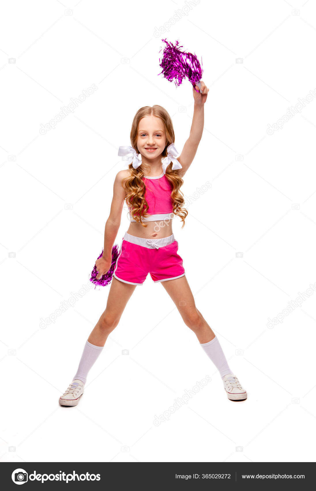 Long Haired Girl Pink Top Cheerleader Clothes Dancing Pompons Stock Photo  by ©julieboro 365029262