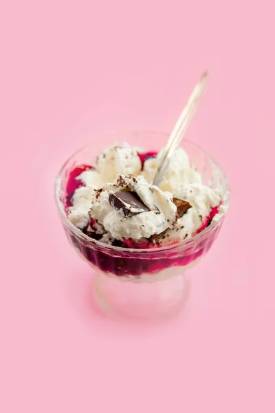 Ice Cream Whipped Cream Jam Chocolate Chips Pink Background — Stock Photo, Image