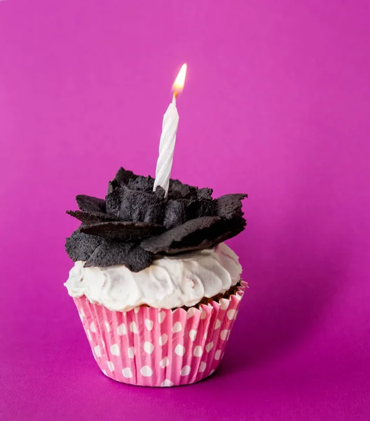 Cupcake Burning Candle Decorated Cream Rose Black Crimson Background — Stock Photo, Image