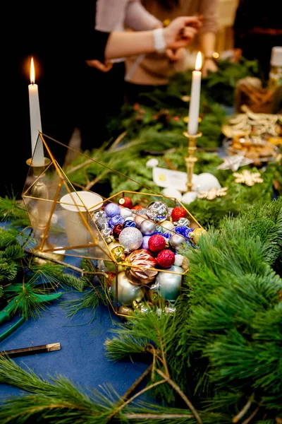 Workshop Zur Herstellung Eines Adventskranzes — Stockfoto