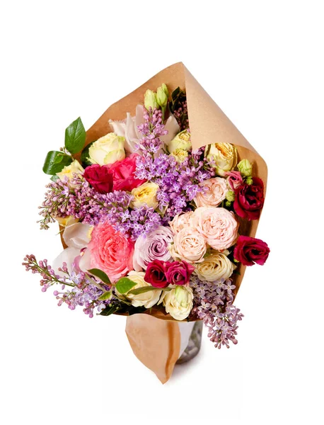 Bouquet Regalo Festivo Con Rose Lilla Colorate Sfondo Bianco — Foto Stock