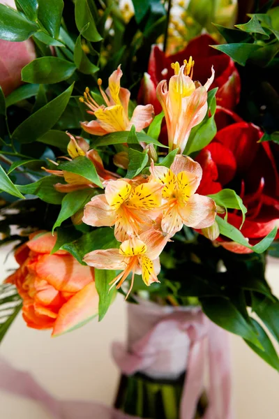 Düğün Buketi Elementleri Alstroemeria Çiçeği Yakın Plan — Stok fotoğraf