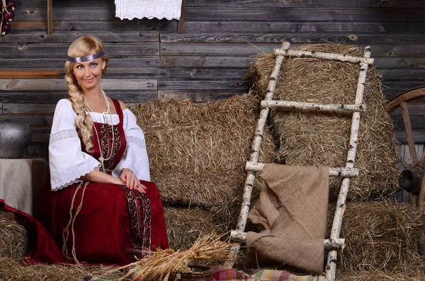 러시아 스타일에 아름 다운 여자 초상화 — 스톡 사진