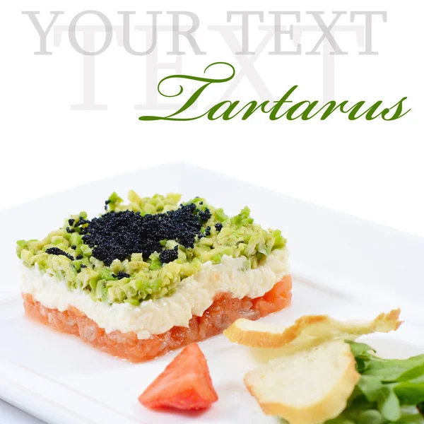 Salmon tartar with caviar o — Stock Photo, Image