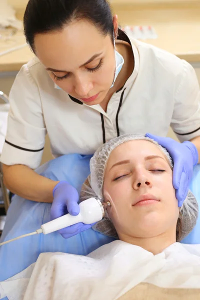 Ultraschall-Kavitation Anti-Aging, Verjüngung, Liftingverfahren. — Stockfoto