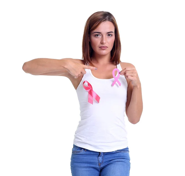 Frauen halten rosa Brustkrebs-Bewusstseinsband in der Hand — Stockfoto