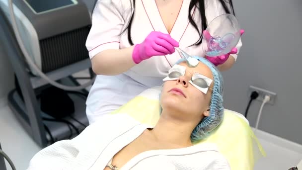 Foto Terapia Facial. Procedimentos antienvelhecimento . — Vídeo de Stock