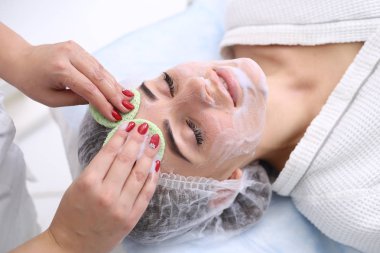 Köpük ile cilt temizliği