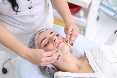 Köpük ile cilt temizliği