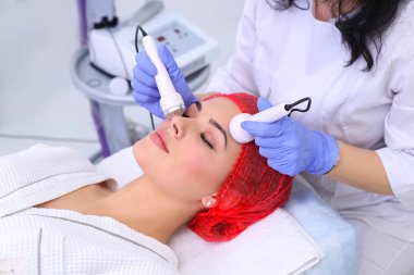 Ultrason kavitasyon anti aging, yordam kaldırma.