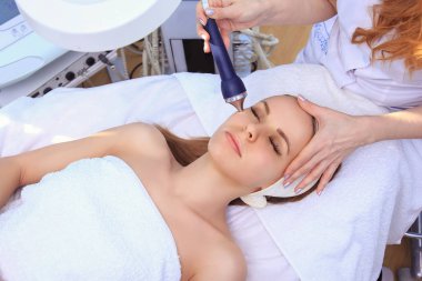 Ultrason kavitasyon anti aging, yordam kaldırma.