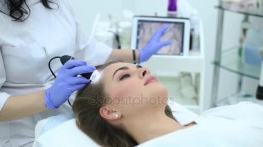 Hastalığı saç ve cilt bir trichoscope kullanarak bir çalışma.