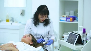 Hastalığı saç ve cilt bir trichoscope kullanarak bir çalışma.