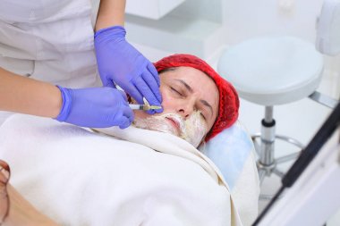 Kan centrifuging araştırmacı gerçekleştirir