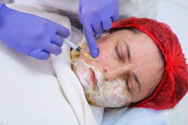 Kan centrifuging araştırmacı gerçekleştirir