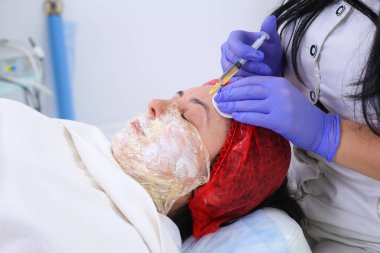 Kan centrifuging araştırmacı gerçekleştirir