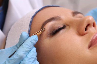 Profesyonel kaş düzeltme